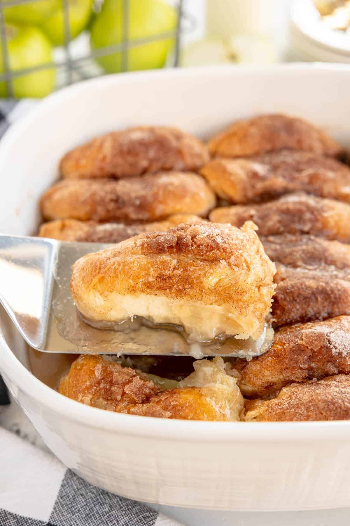 Biscuit Apple Dumplings Recipe (6 Ingredients)
