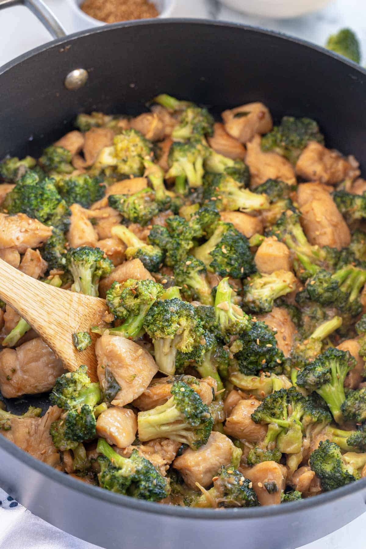 Chicken Broccoli Stir Fry – a quick and easy dinner!